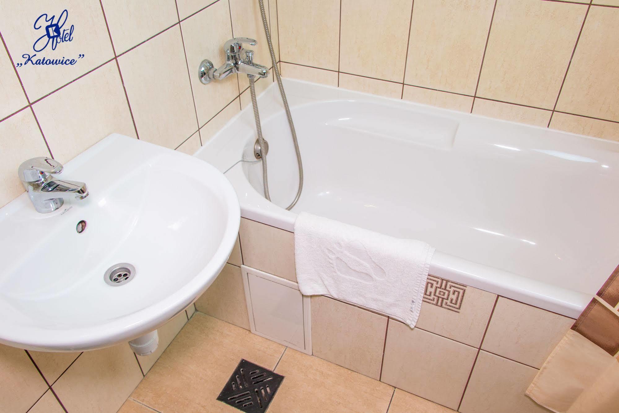 Hotel Katowice Economy Bagian luar foto
